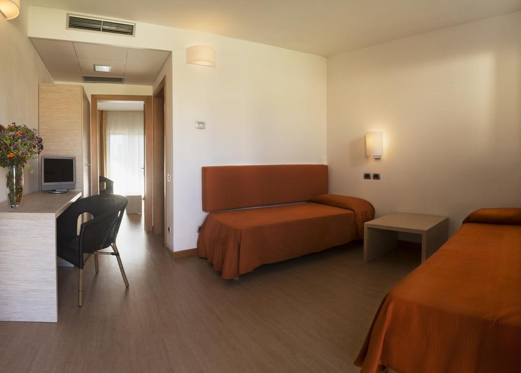 Menfi Beach Resort Room photo